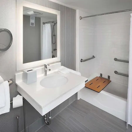 Doubletree By Hilton Manhattan, Ks Esterno foto
