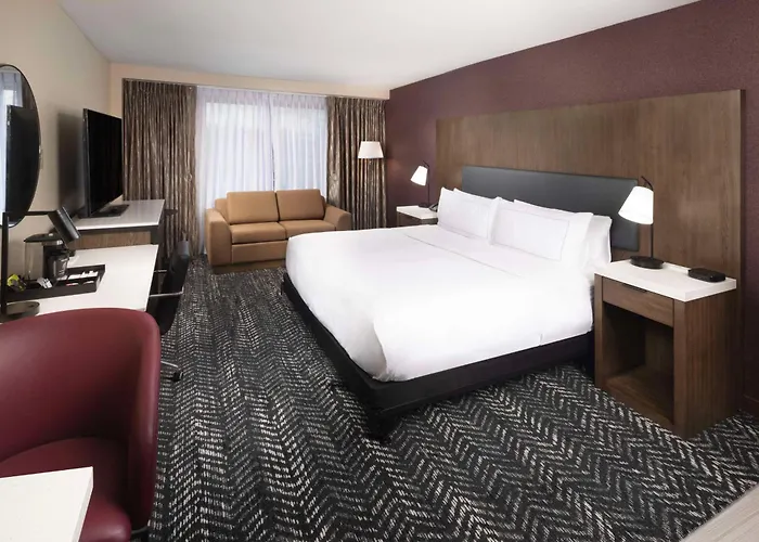 Doubletree By Hilton Manhattan, Ks