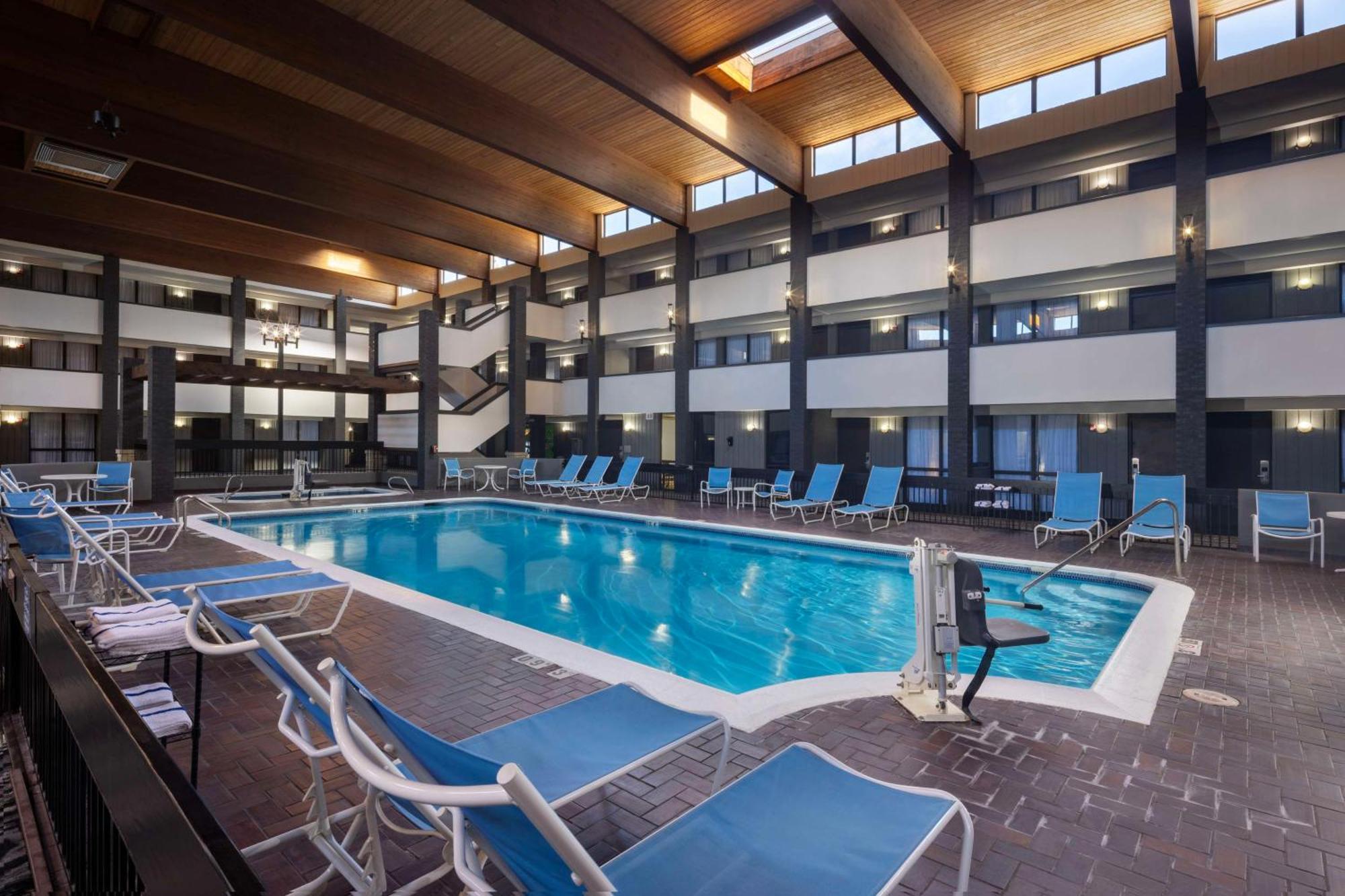 Doubletree By Hilton Manhattan, Ks 3*