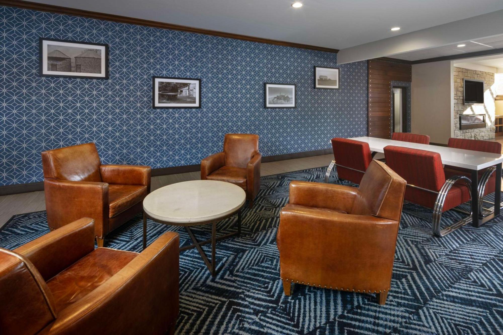Doubletree By Hilton Manhattan, Ks Manhattan